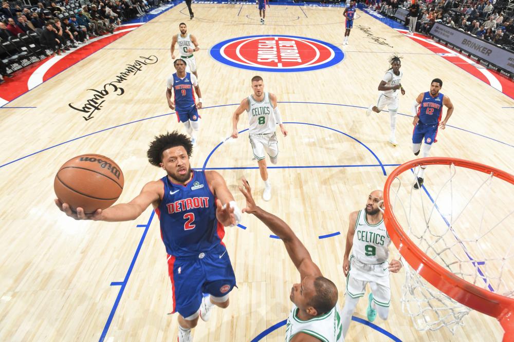 中给予他足 中给予他足